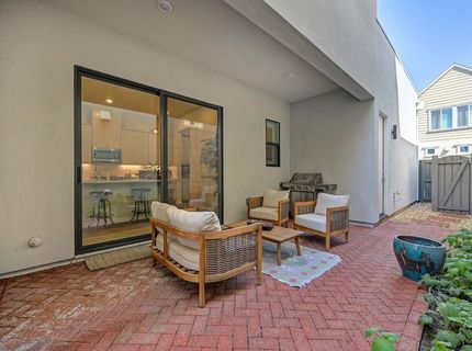 9 Fischbacher St, Sacramento, CA 95816 Photo