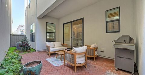 9 Fischbacher St, Sacramento, CA 95816 Photo