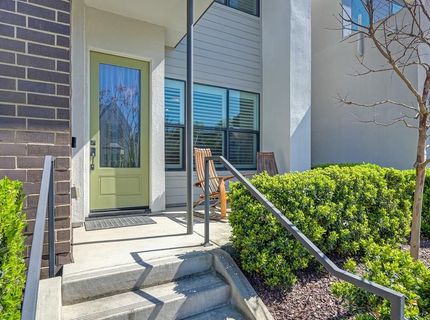 9 Fischbacher St, Sacramento, CA 95816 Photo