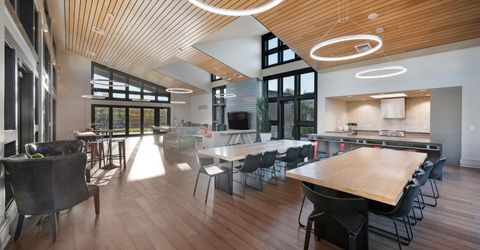 9 Fischbacher St, Sacramento, CA 95816 Photo