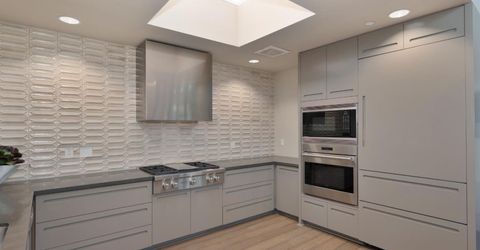 9 Fischbacher St, Sacramento, CA 95816 Photo