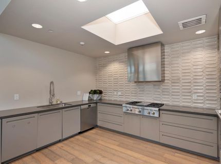9 Fischbacher St, Sacramento, CA 95816 Photo