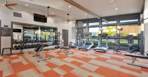 9 Fischbacher St, Sacramento, CA 95816 Photo