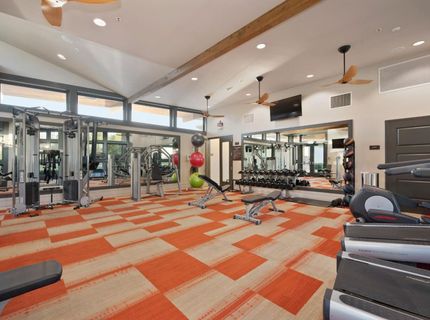 9 Fischbacher St, Sacramento, CA 95816 Photo