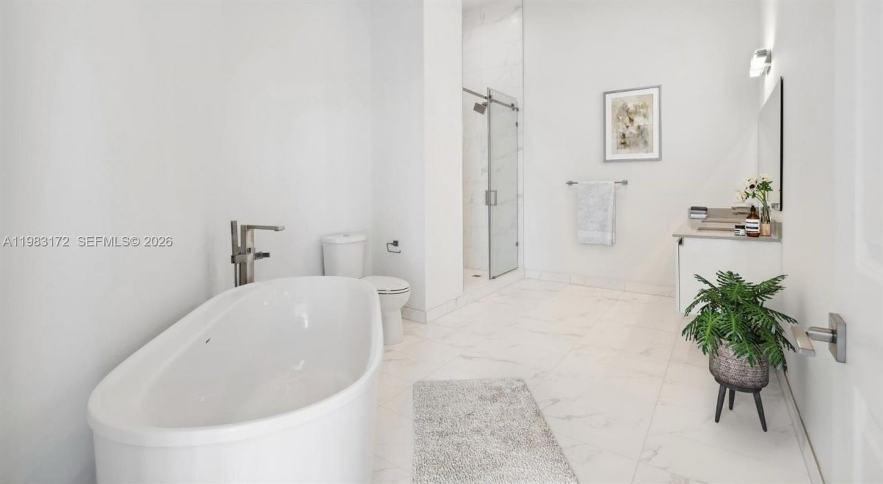 101 Diplomat Pkwy , Unit 2408, Hallandale Beach, FL 33009 Photo