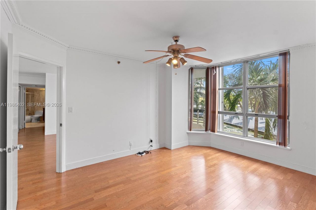 3600 Mystic Pointe Dr, Unit 310, Aventura, FL 33180 Photo