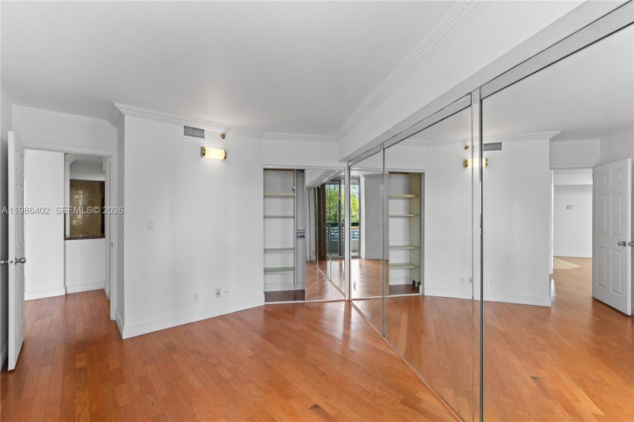 3600 Mystic Pointe Dr , Unit 310, Aventura, FL 33180 Photo