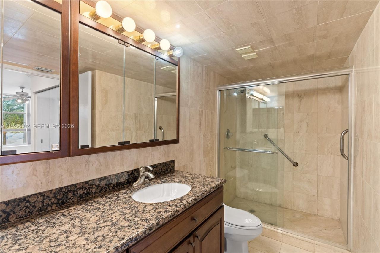 3600 Mystic Pointe Dr, Unit 310, Aventura, FL 33180 Photo