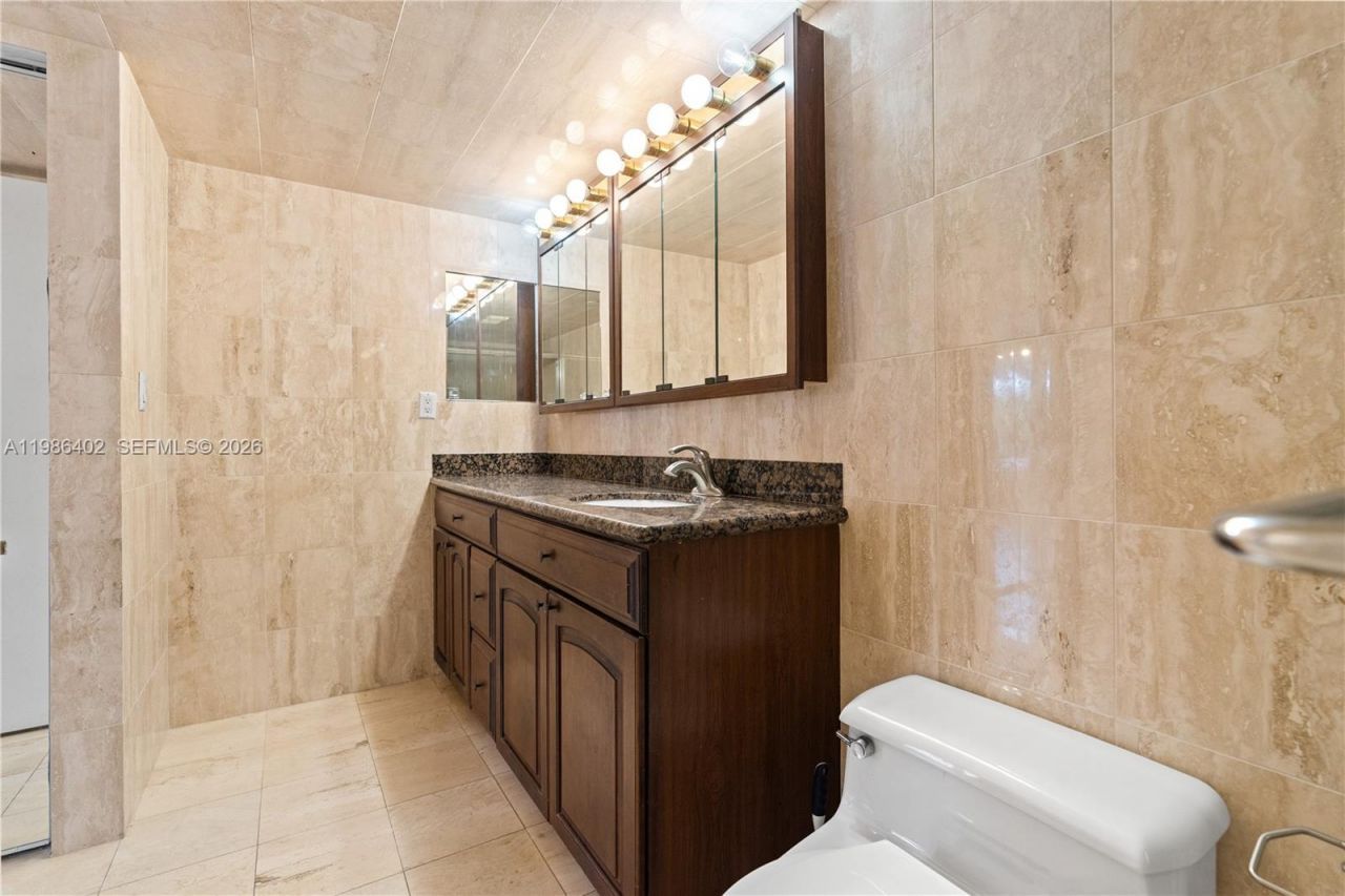 3600 Mystic Pointe Dr, Unit 310, Aventura, FL 33180 Photo