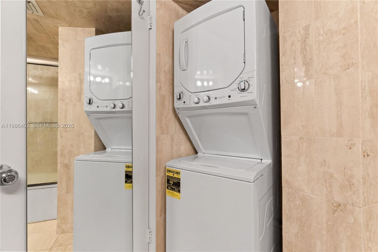 3600 Mystic Pointe Dr , Unit 310, Aventura, FL 33180 Photo