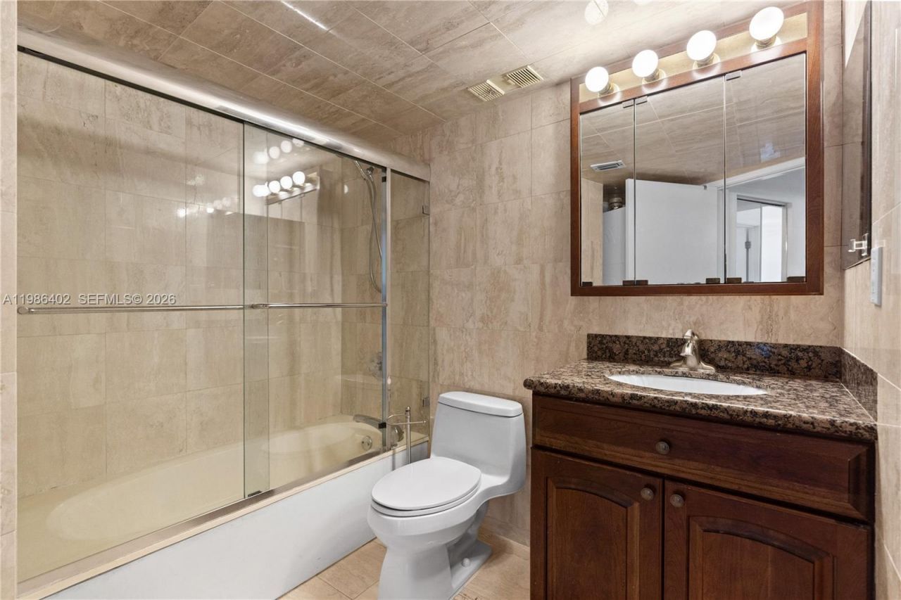 3600 Mystic Pointe Dr, Unit 310, Aventura, FL 33180 Photo