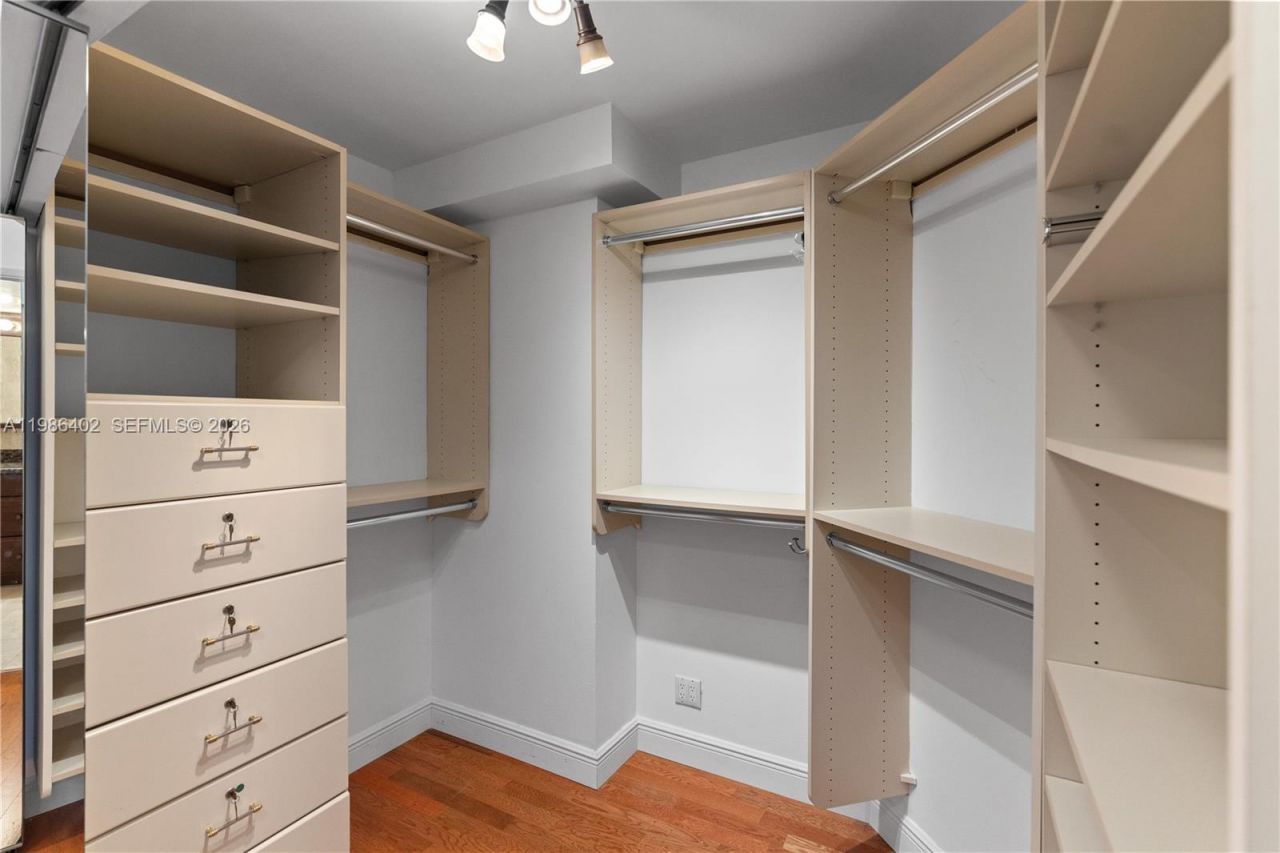 3600 Mystic Pointe Dr , Unit 310, Aventura, FL 33180 Photo