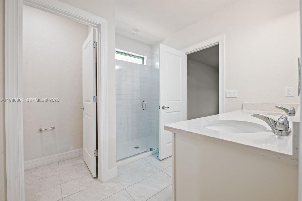 3125 Buttonwood Ct , Lauderdale Lakes, FL 33311 Photo