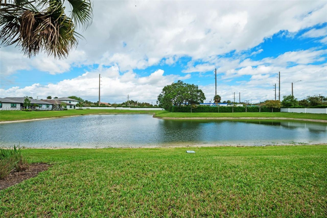 3125 Buttonwood Ct , Lauderdale Lakes, FL 33311 Photo