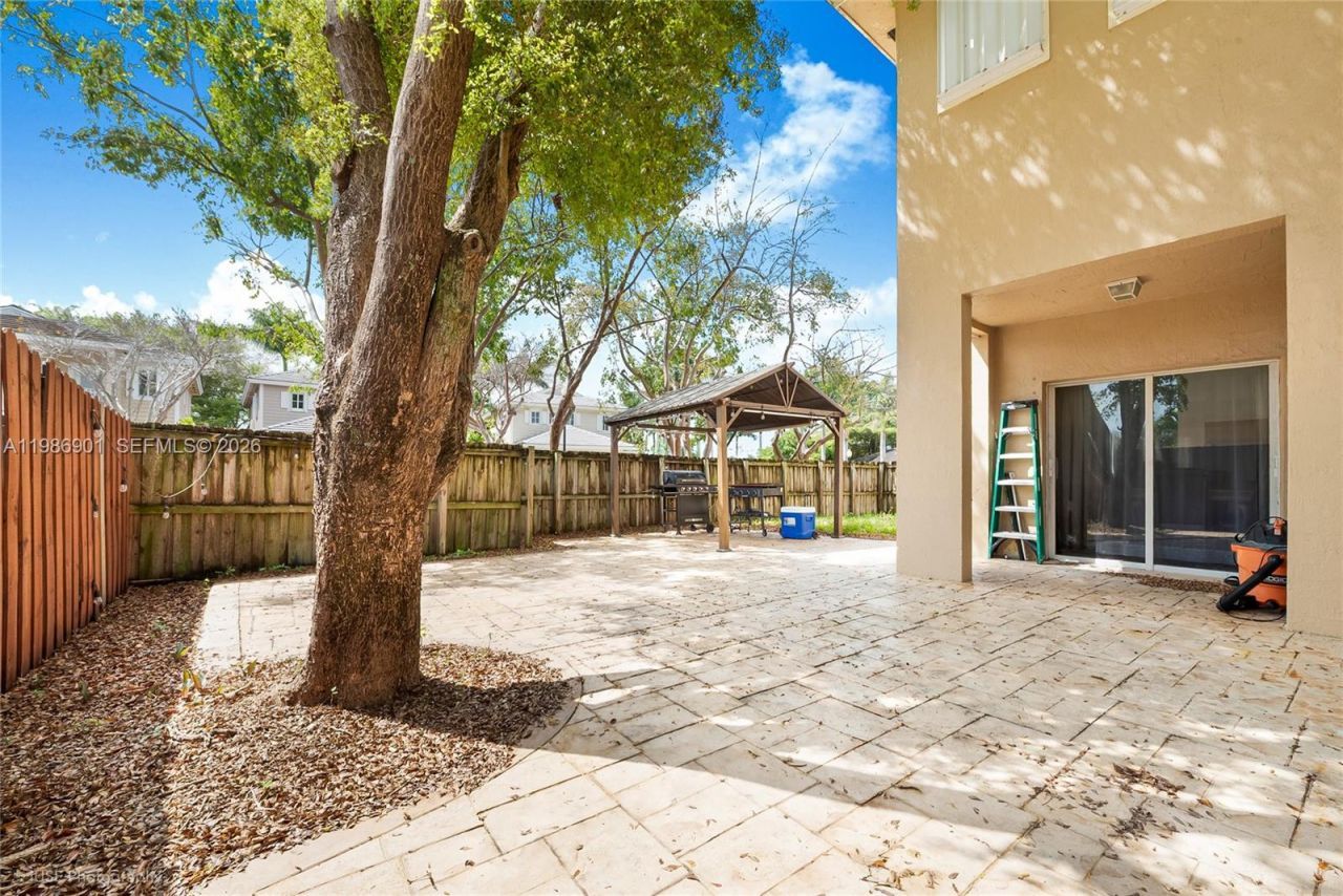 347 NE 34th Ter, Homestead, FL 33033 Photo