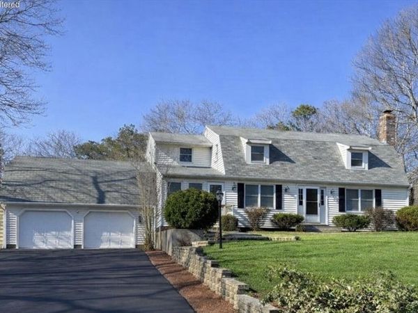17 Andrew Rd, Bourne, MA 02562