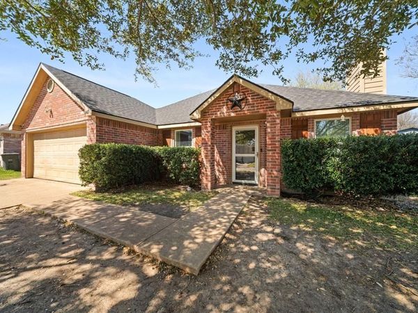 405 Roan Lane, Red Oak, TX 75154