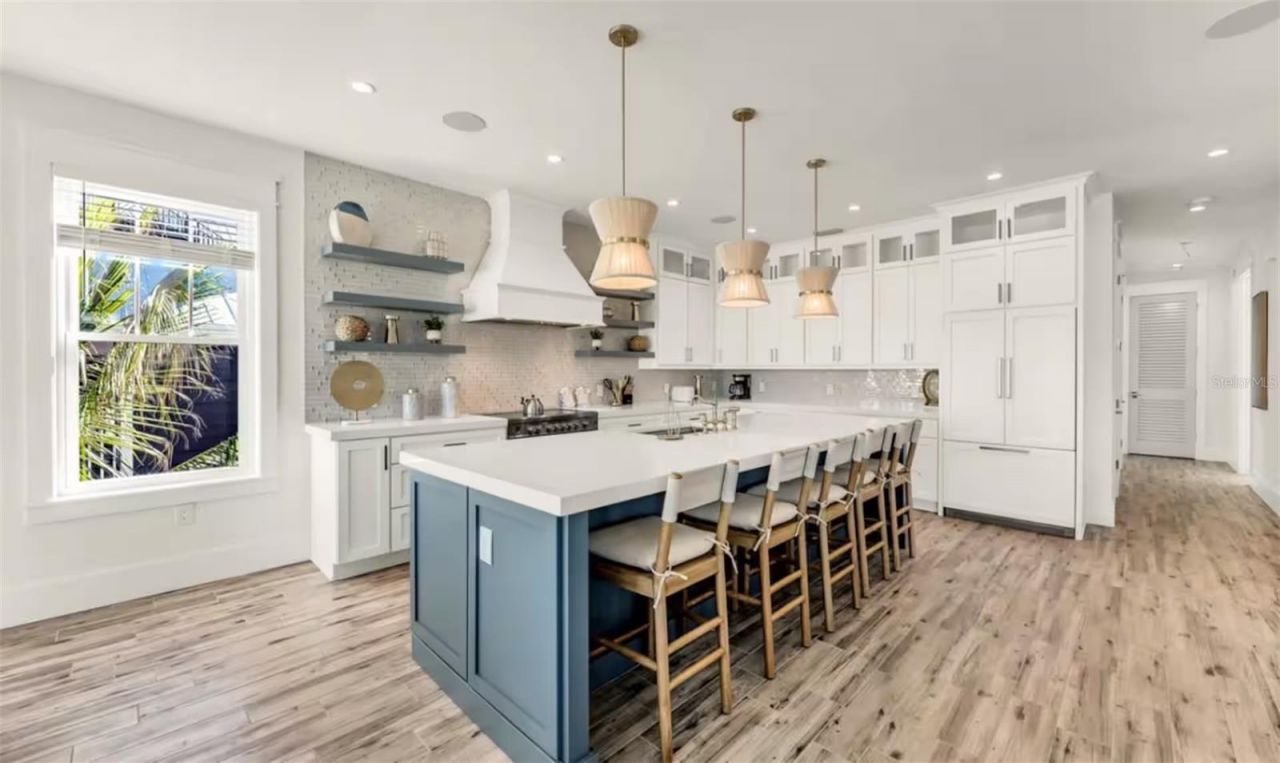 2210 Avenue A, Bradenton Beach, FL 34217 Photo