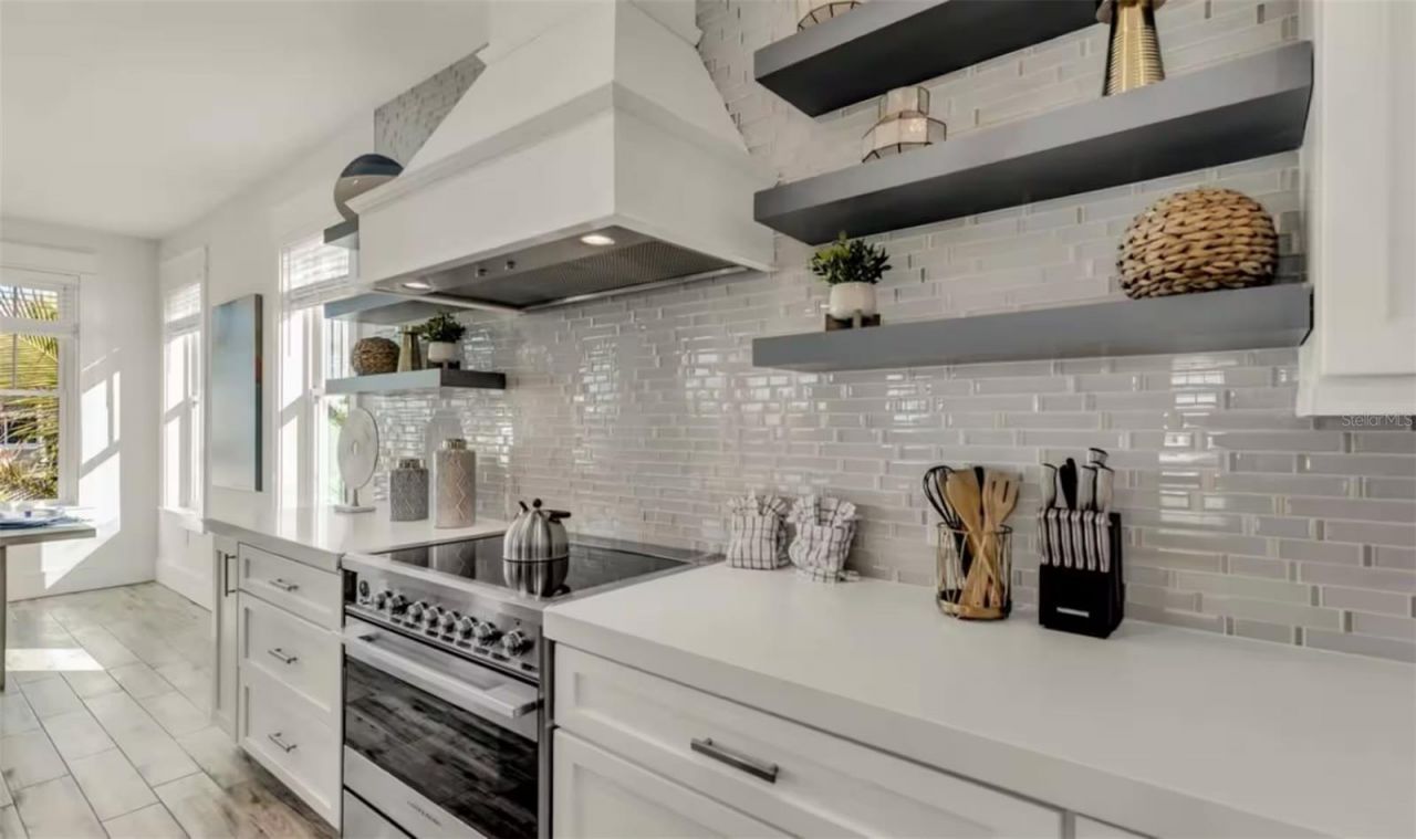 2210 Avenue A, Bradenton Beach, FL 34217 Photo