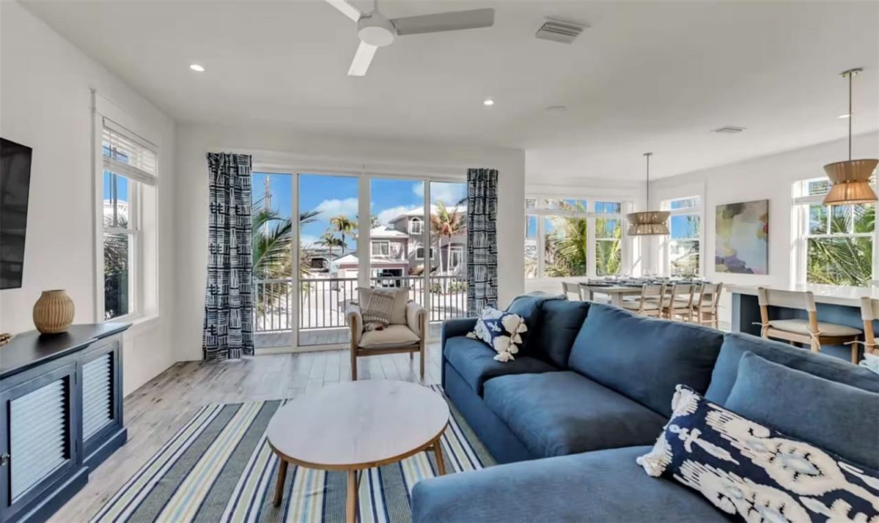 2210 Avenue A, Bradenton Beach, FL 34217 Photo