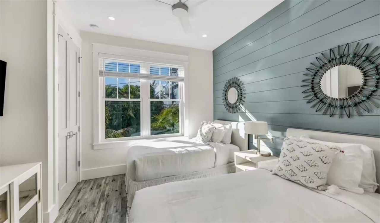 2210 Avenue A, Bradenton Beach, FL 34217 Photo