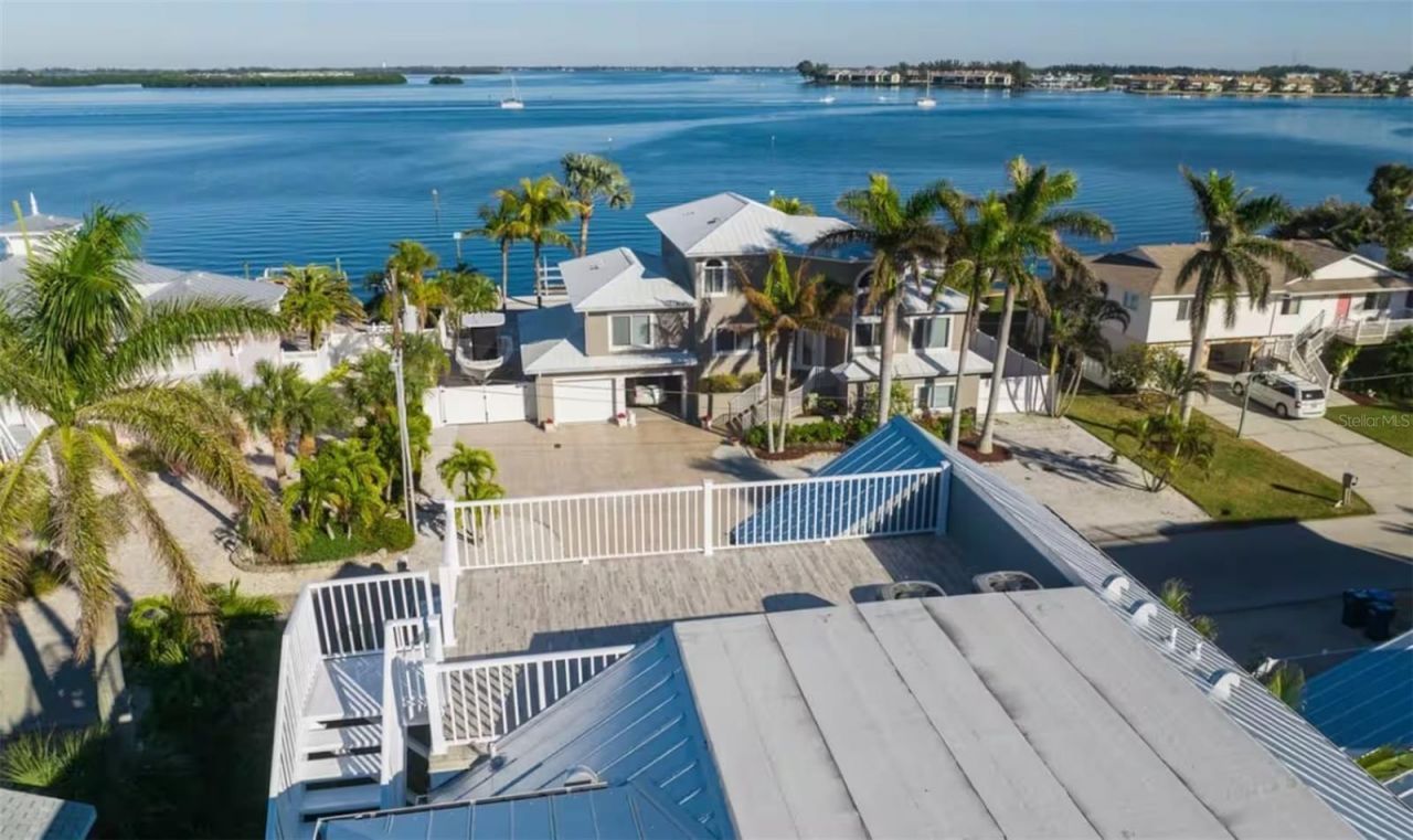 2210 Avenue A, Bradenton Beach, FL 34217 Photo