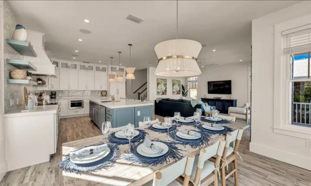 2210 Avenue A, Bradenton Beach, FL 34217 Photo