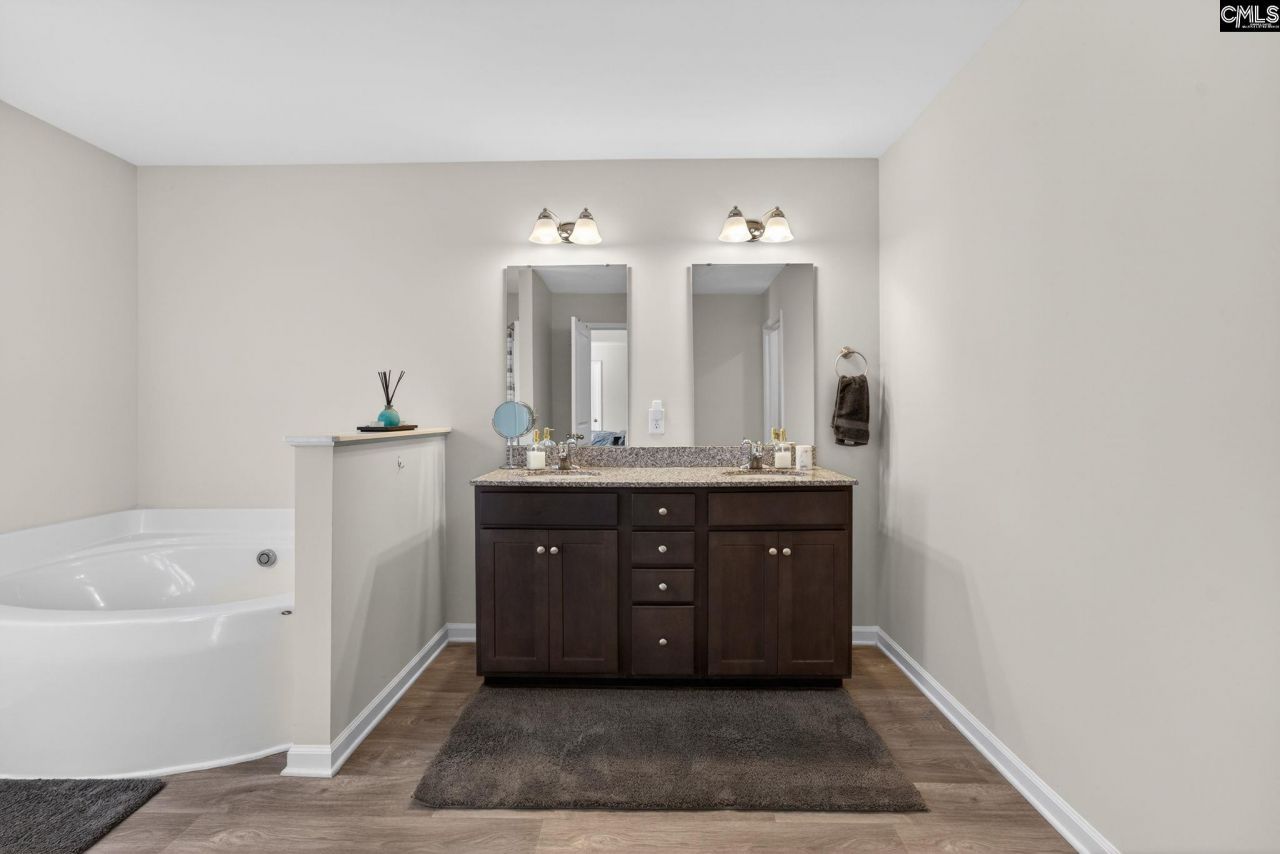 209 Carriagebrook Circle  Photo 35