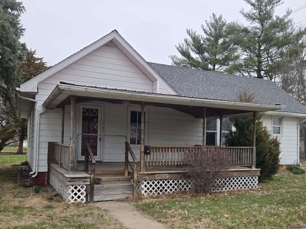 165 W Twyman Street, Bushnell, IL 61422