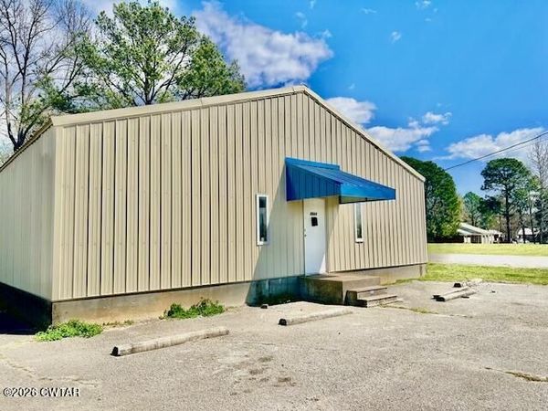 2051 Hollywood Drive , Jackson, TN 38305