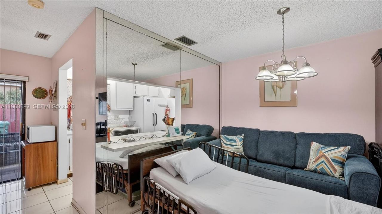 10413 NW 6th St , Pembroke Pines, FL 33026 Photo