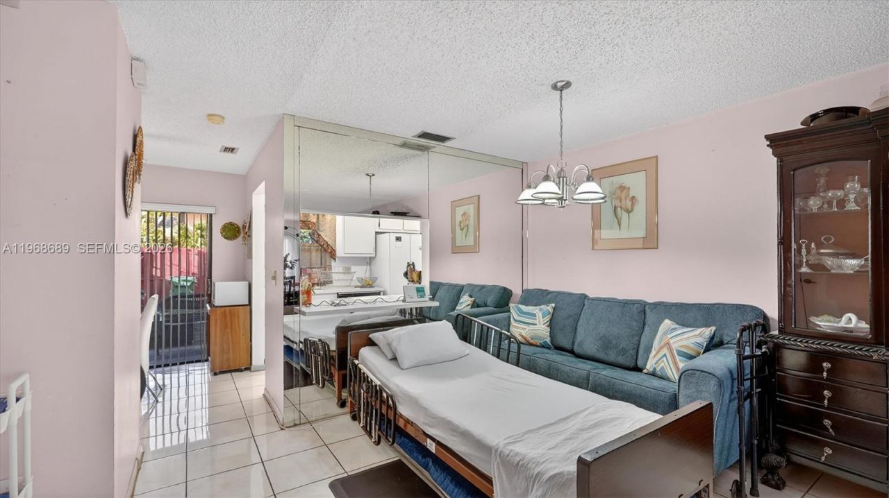 10413 NW 6th St , Pembroke Pines, FL 33026 Photo