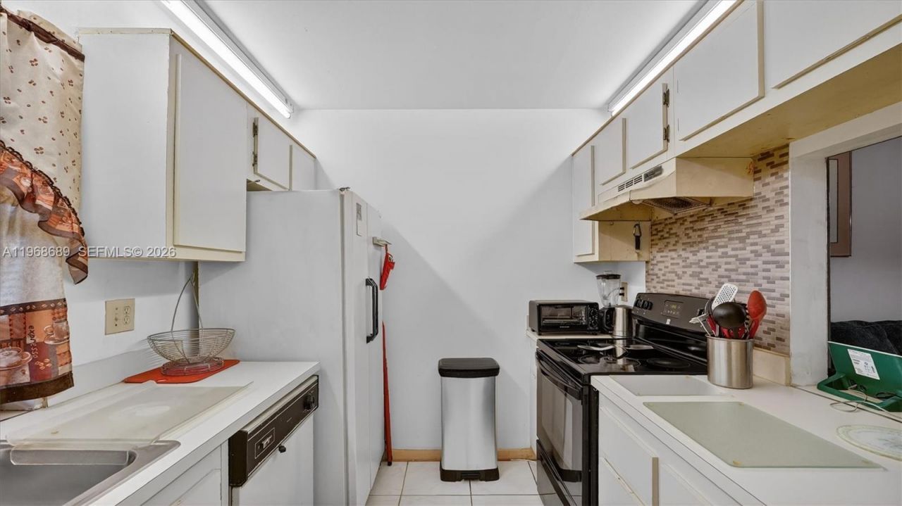 10413 NW 6th St , Pembroke Pines, FL 33026 Photo