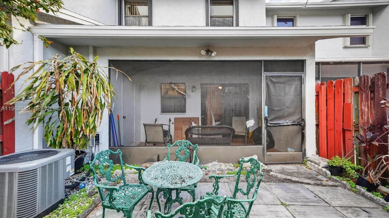 10413 NW 6th St , Pembroke Pines, FL 33026 Photo