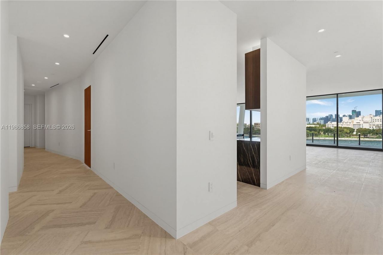 5 Grove Isle Dr, Unit L502, Coconut Grove, FL 33133 Photo