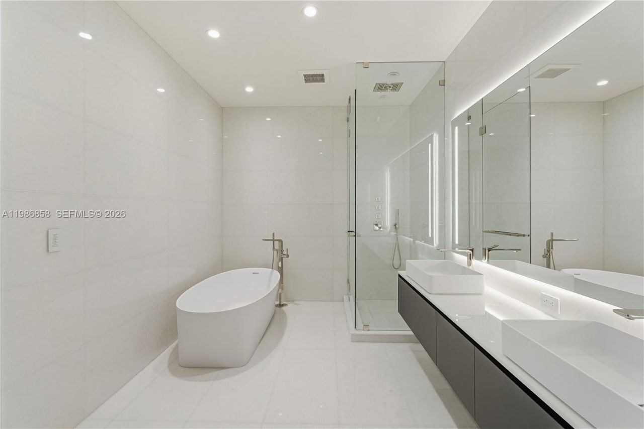 5 Grove Isle Dr, Unit L502, Coconut Grove, FL 33133 Photo