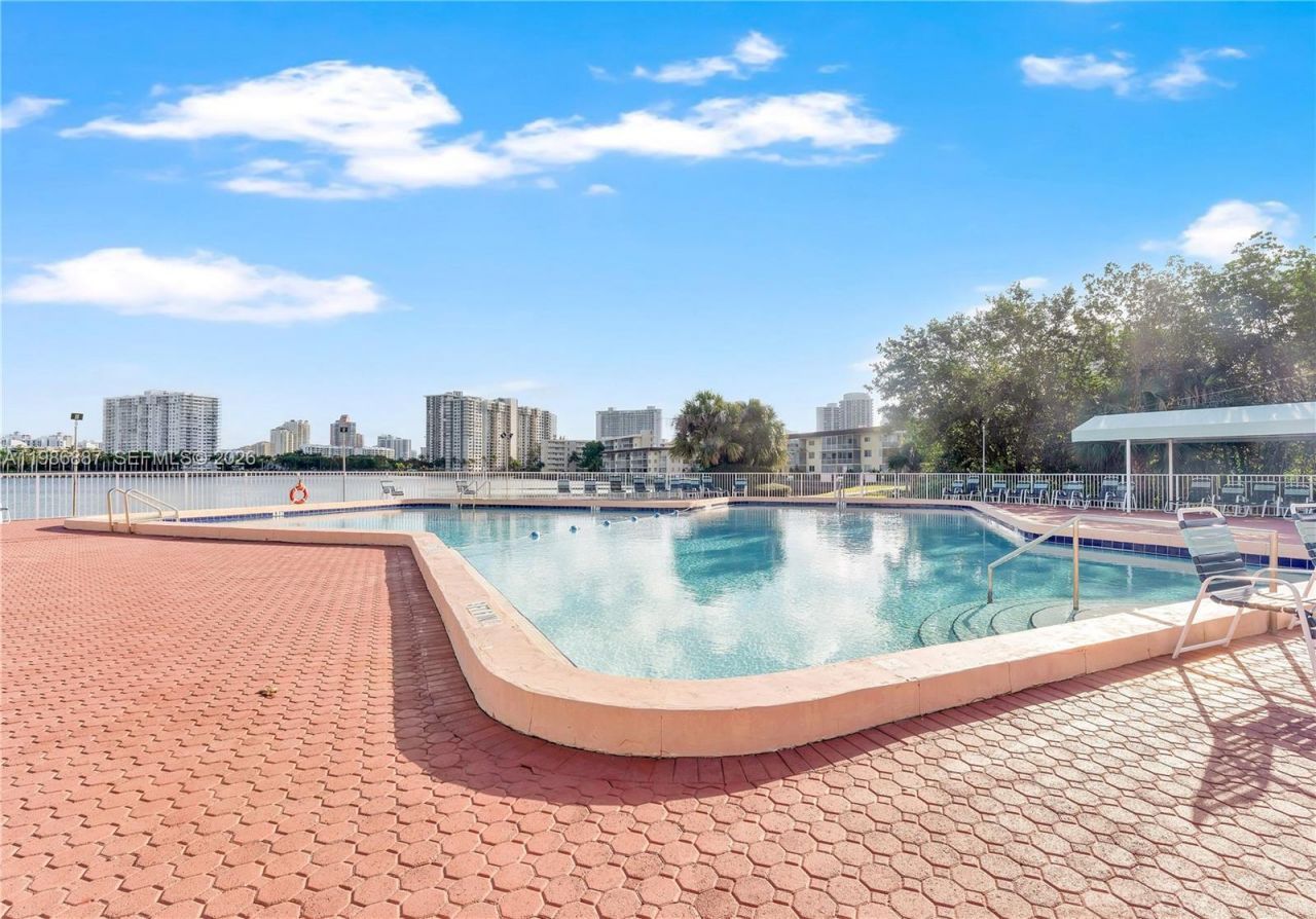 2999 Point East Dr, Unit C308, Aventura, FL 33160 Photo