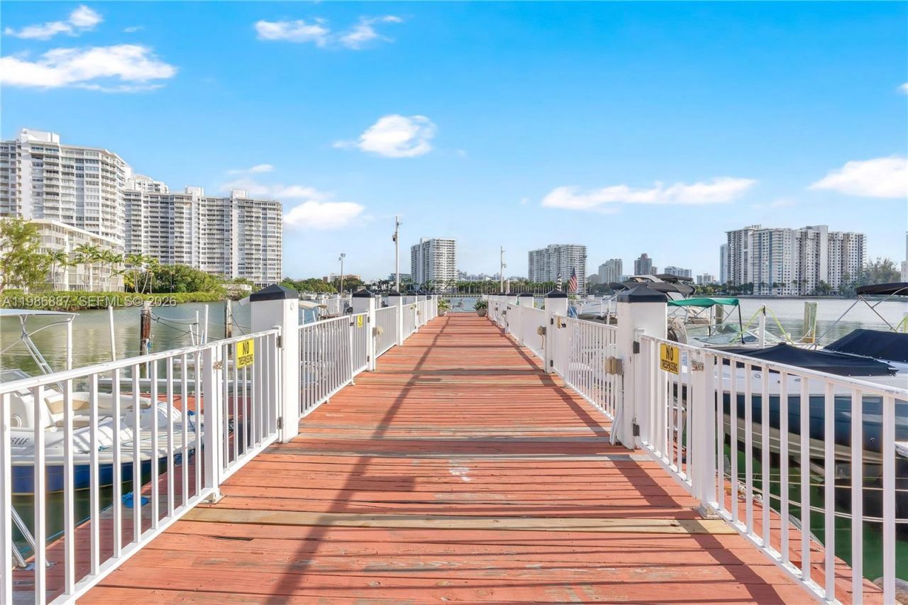 2999 Point East Dr, Unit C308, Aventura, FL 33160 Photo