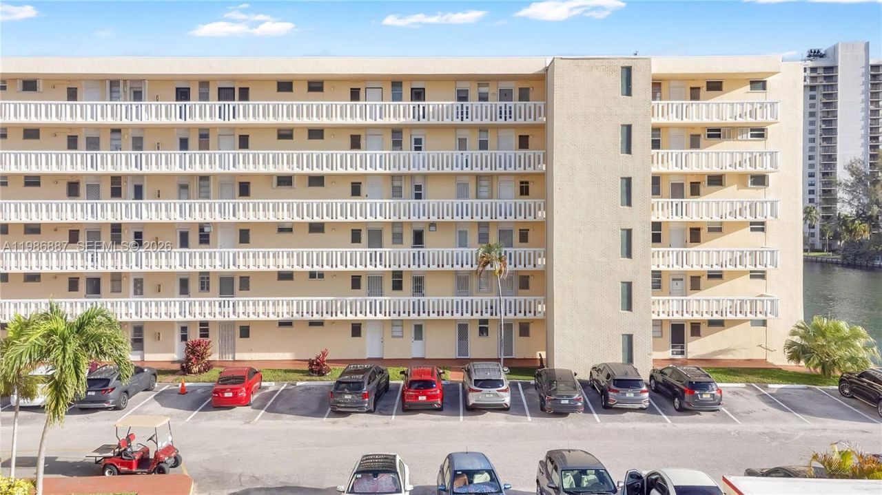 2999 Point East Dr, Unit C308, Aventura, FL 33160 Photo