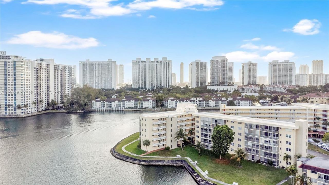 2999 Point East Dr, Unit C308, Aventura, FL 33160 Photo