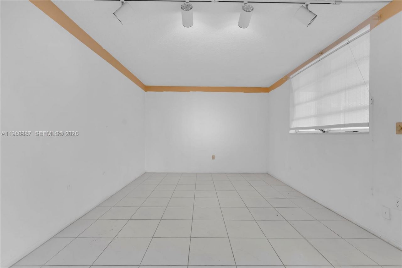 2999 Point East Dr, Unit C308, Aventura, FL 33160 Photo