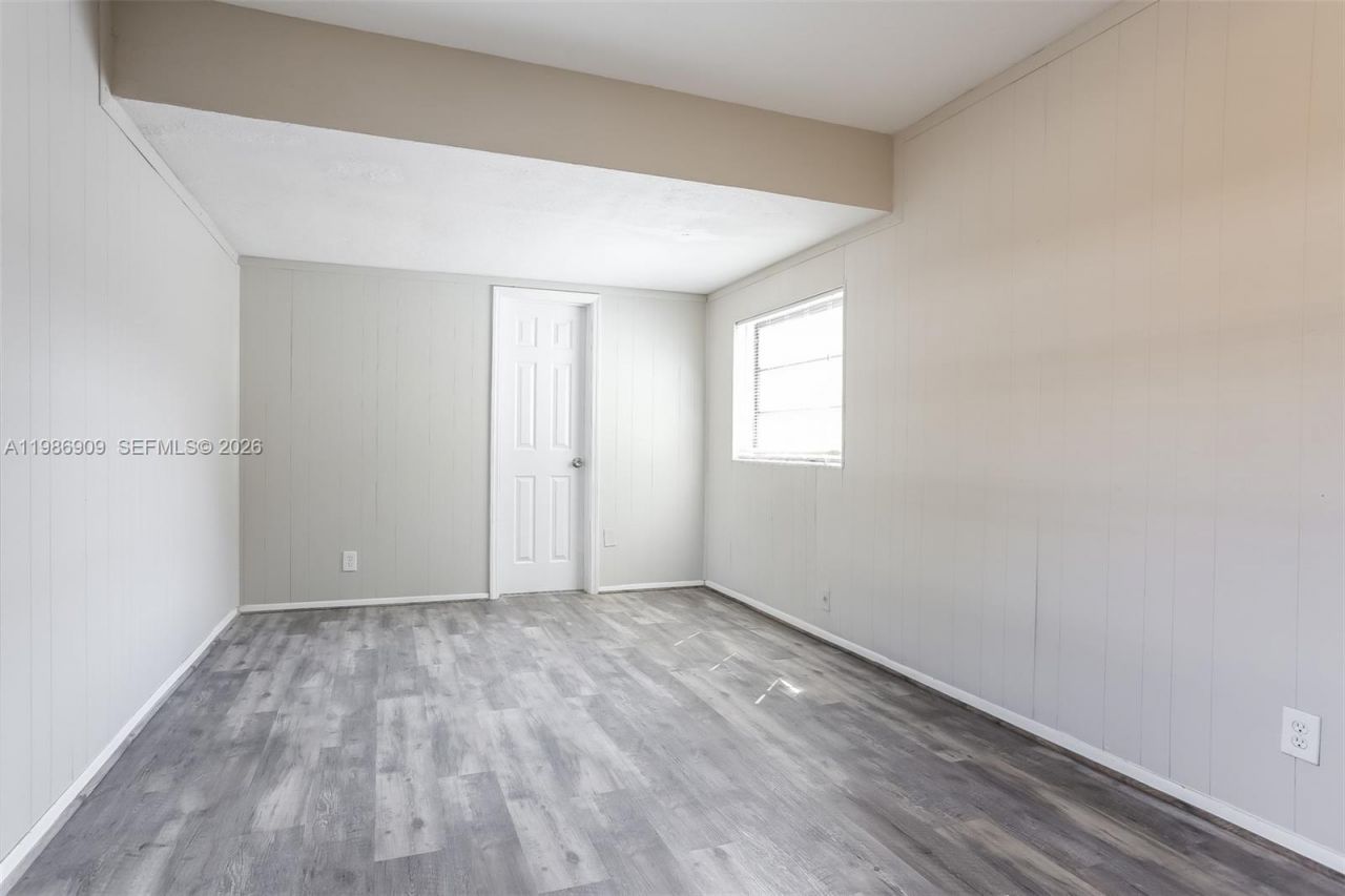 1078 NE 157th St, North Miami Beach, FL 33162 Photo