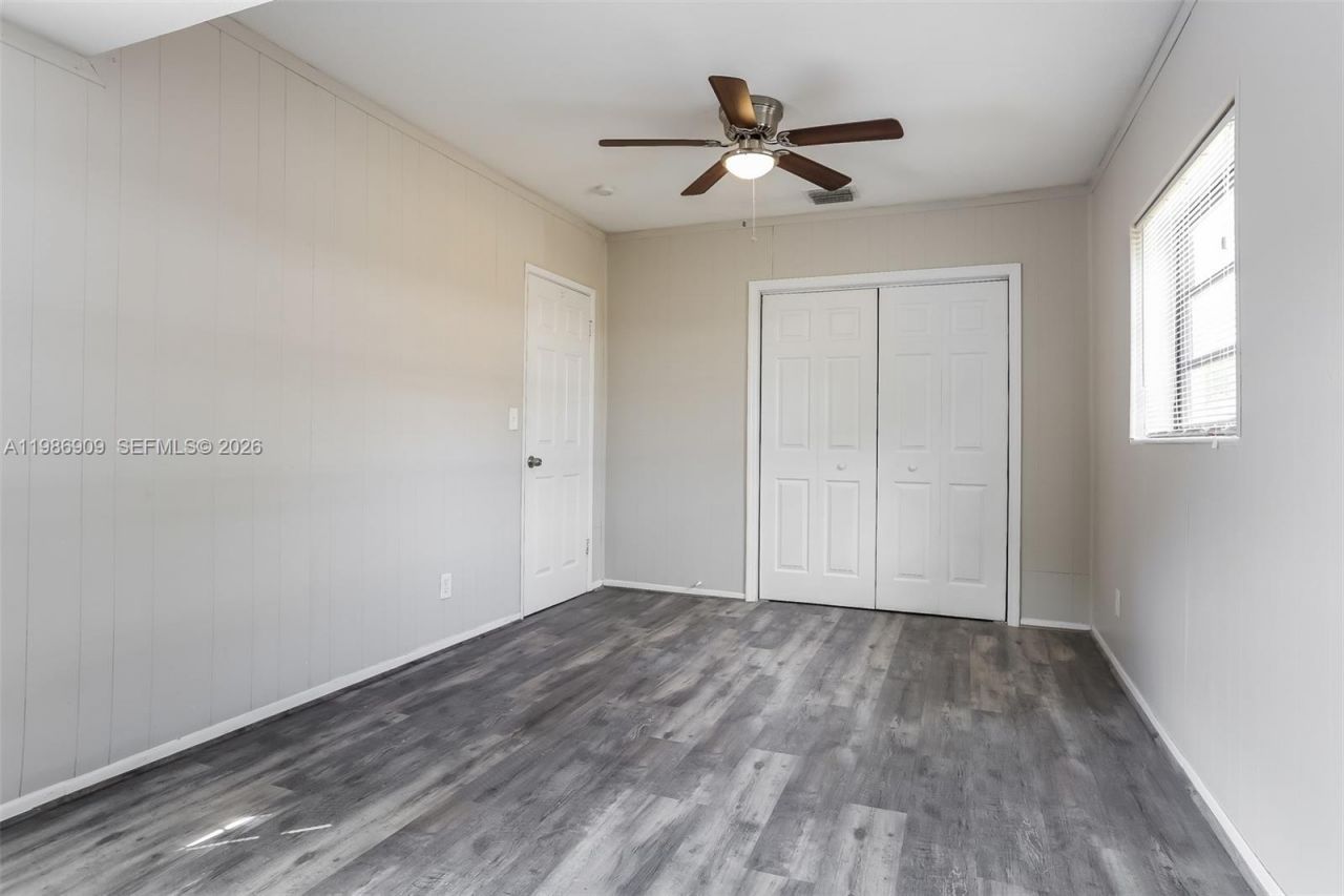 1078 NE 157th St, North Miami Beach, FL 33162 Photo