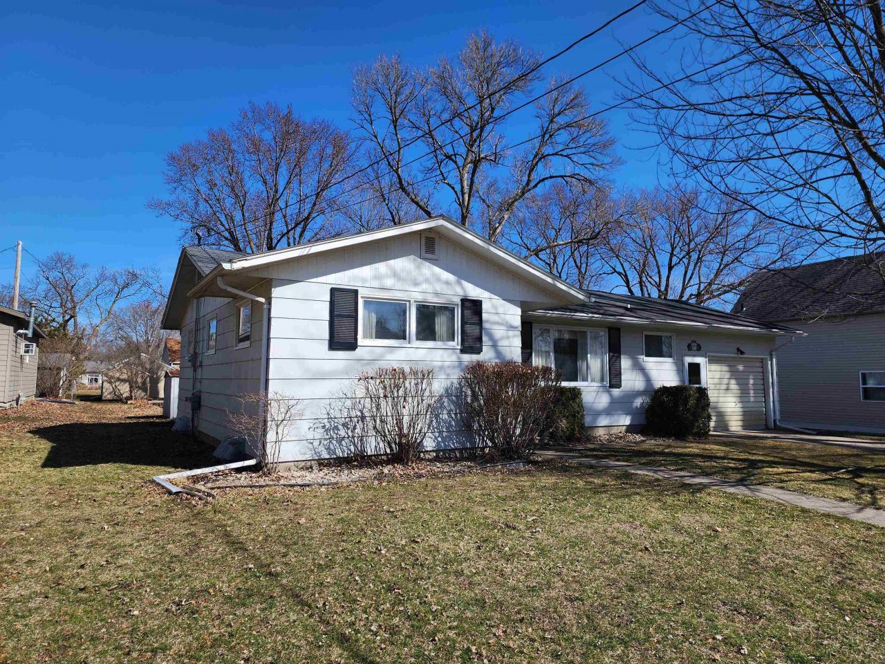 2705 8th Street, Emmetsburg, IA 50536 Main Photo