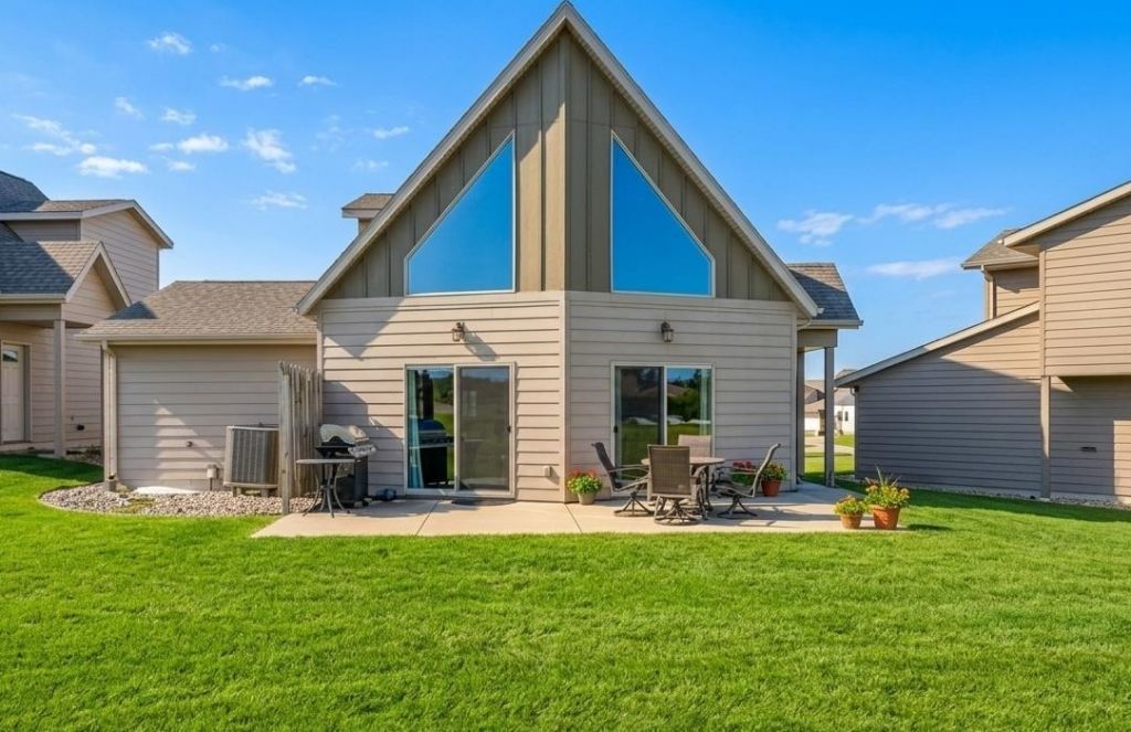 290 240th Avenue, Unit 281, Arnolds Park, IA 51331 Main Photo