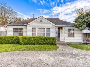 5833 E Mockingbird Lane, Dallas, TX 75206