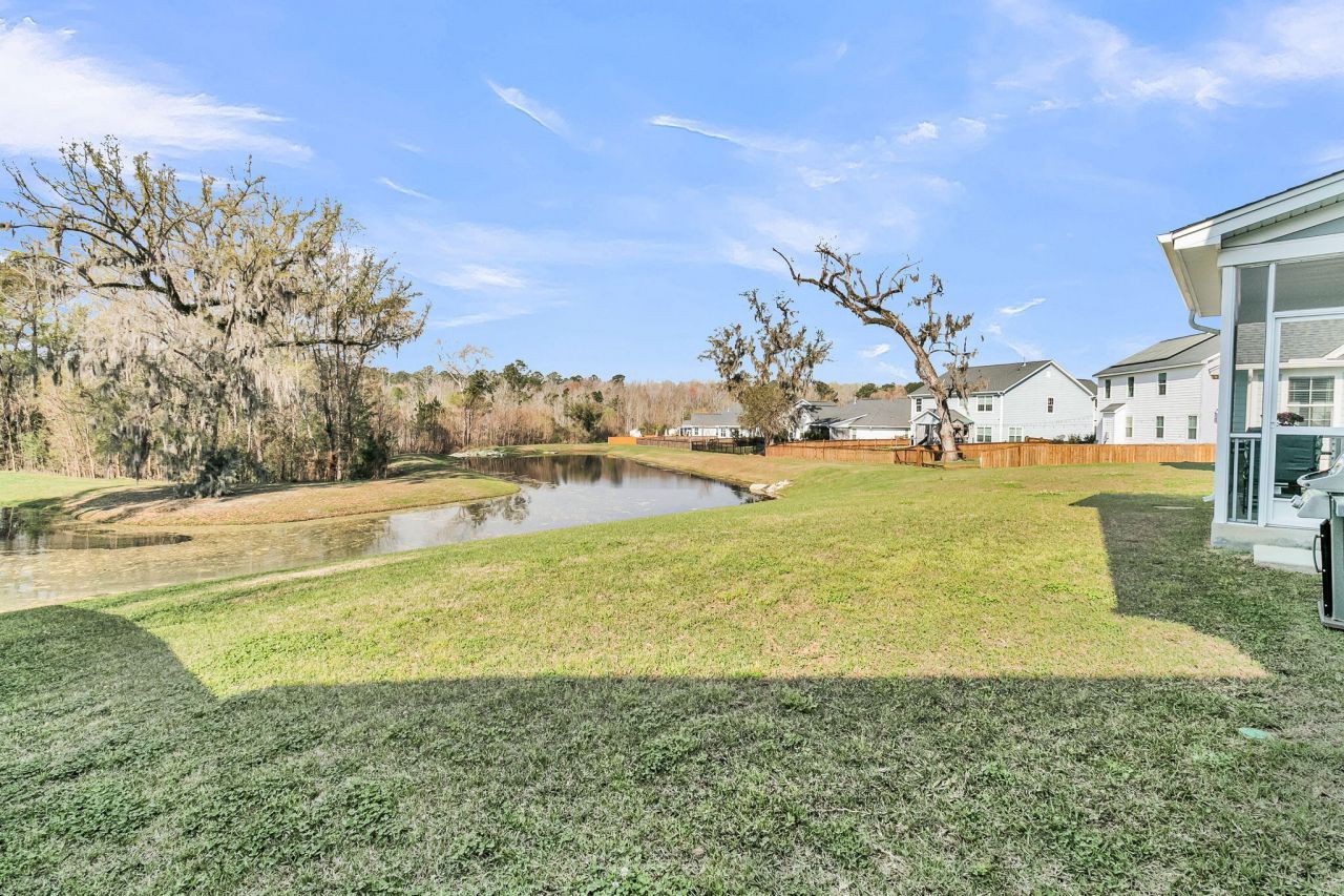 569 Pendleton Drive Photo 32