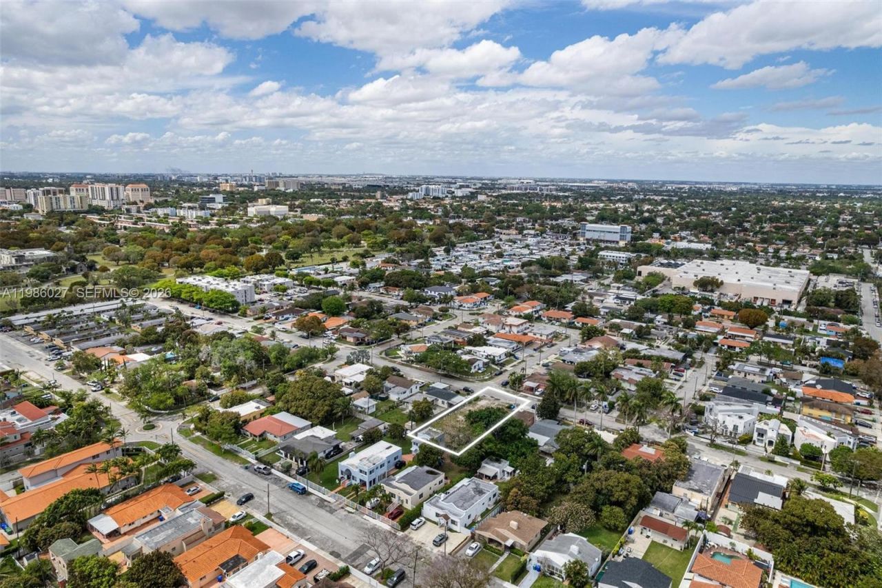 3056 SW 13th St , Miami, FL 33145 Photo