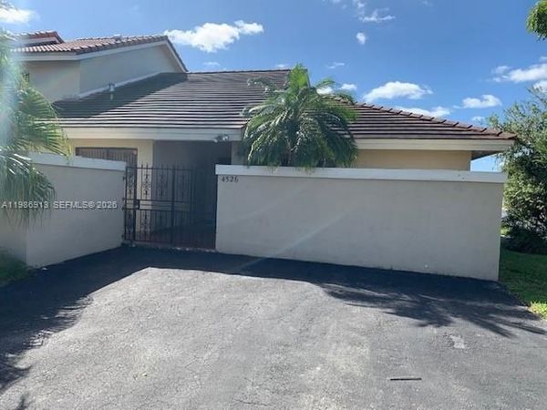 4526 SW 143rd Ct W , Miami, FL 33175