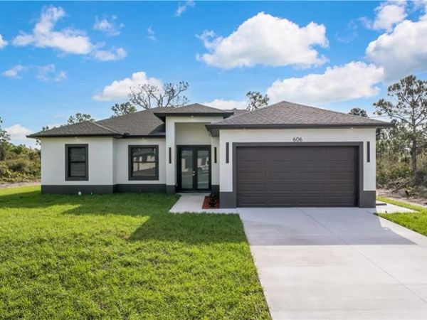 606 Johns AVE , LEHIGH ACRES, FL 33972